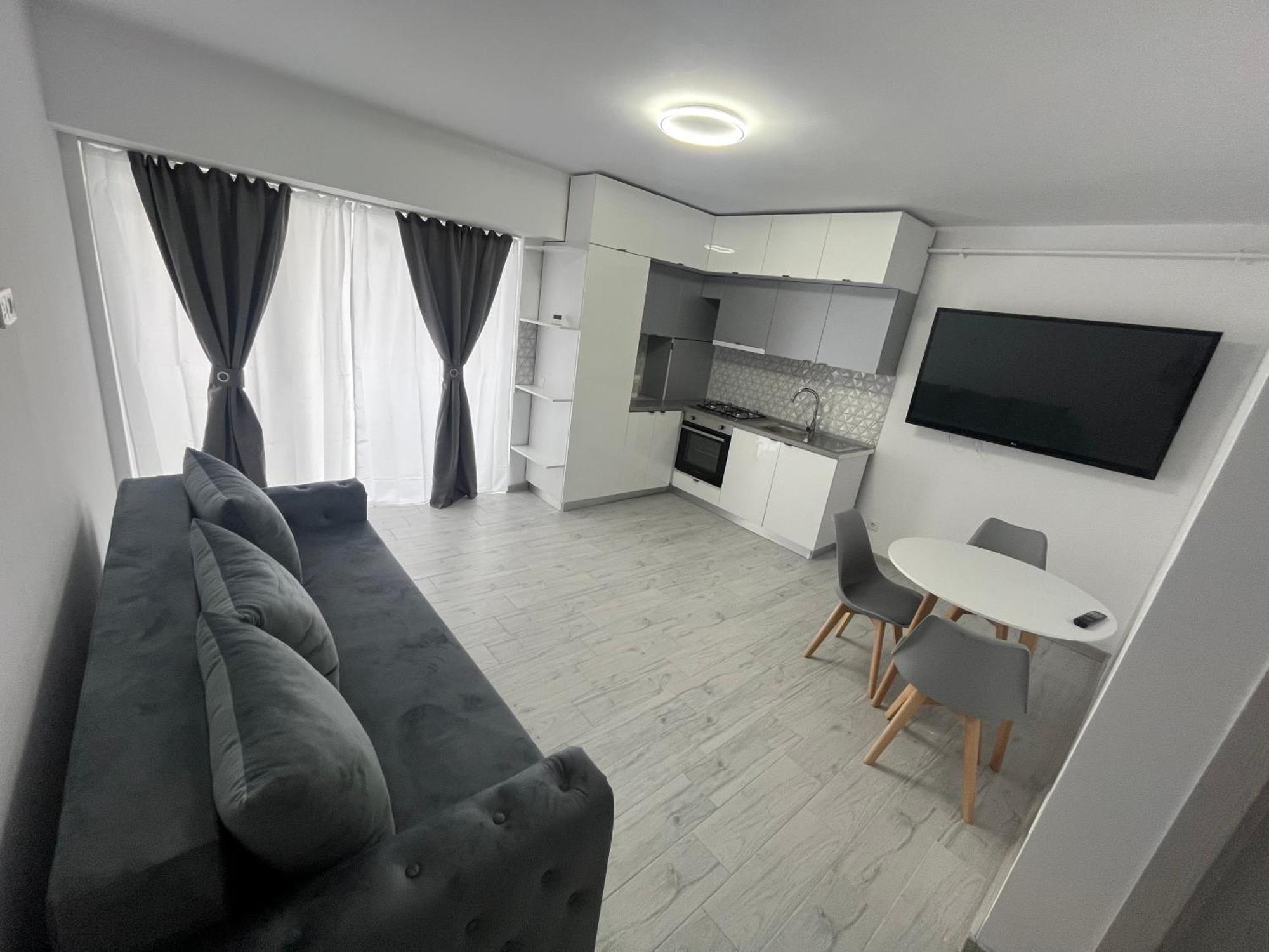 Luxy Apartment Craiova Bagian luar foto